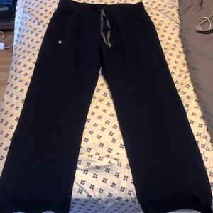 FIGS Women’s Navy Kade Cargo Scrub Pant